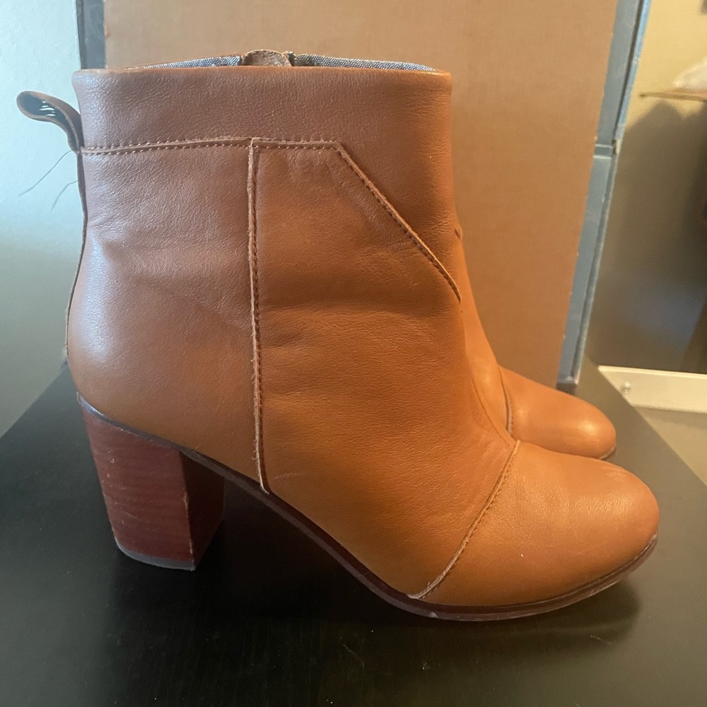 Tom’s ankle booties